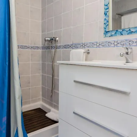 Venecia Montanar I By Rock Apartment